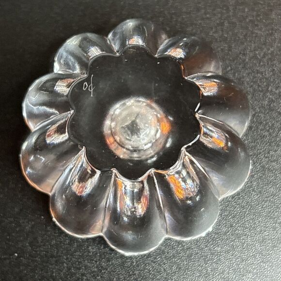 Pair of Vintage Orrefors of Sweden Flower Candle Holders for Mini Tapers Signed - Picture 7 of 13